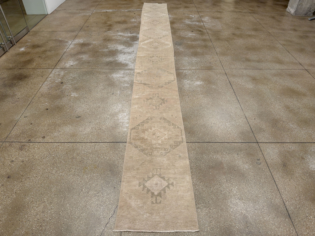 Vintage Turkish Anatolian Long Runner, No.33624 - Gsblank