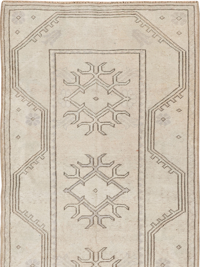 Vintage Turkish Anatolian Long Runner, No.33627 - Gsblank