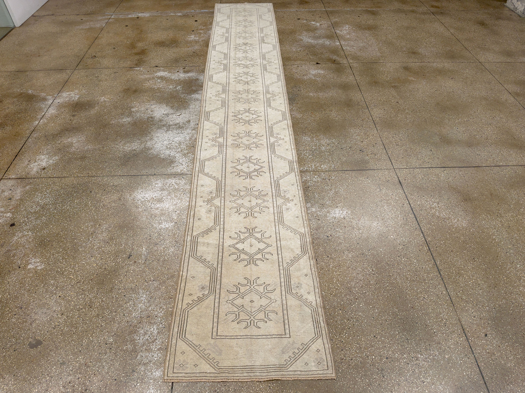 Vintage Turkish Anatolian Long Runner, No.33627 - Gsblank
