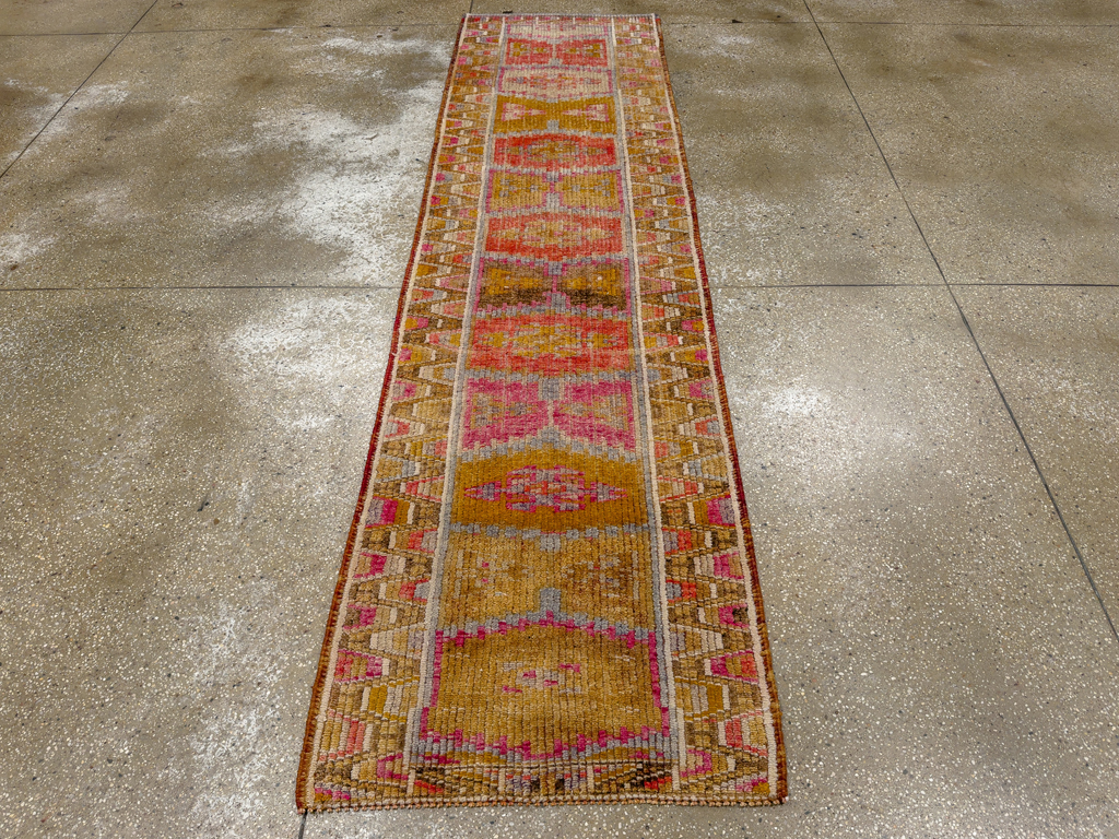 Vintage Turkish Anatolian Runner, No.33640 - Gsblank