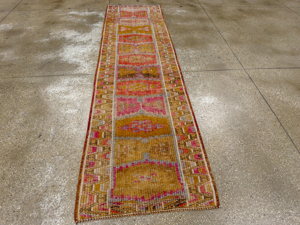 Vintage Turkish Anatolian Runner, No.33640 - Gsblank