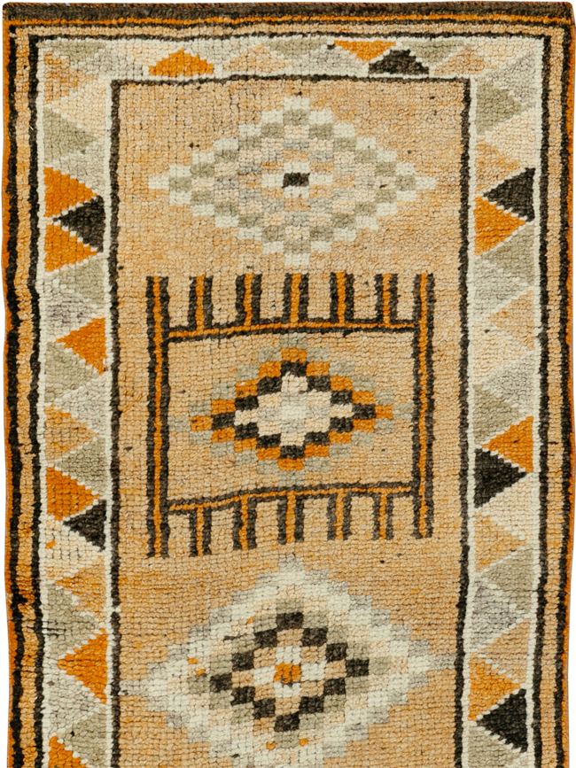 Vintage Turkish Anatolian Runner, No.33673 - Gsblank