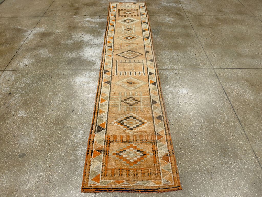 Vintage Turkish Anatolian Runner, No.33673 - Gsblank