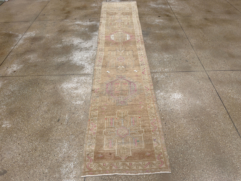 Vintage Turkish Anatolian Runner, No.33678 - Gsblank