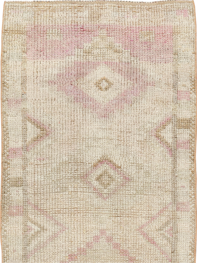 Vintage Turkish Anatolian Runner, No.33682 - Gsblank