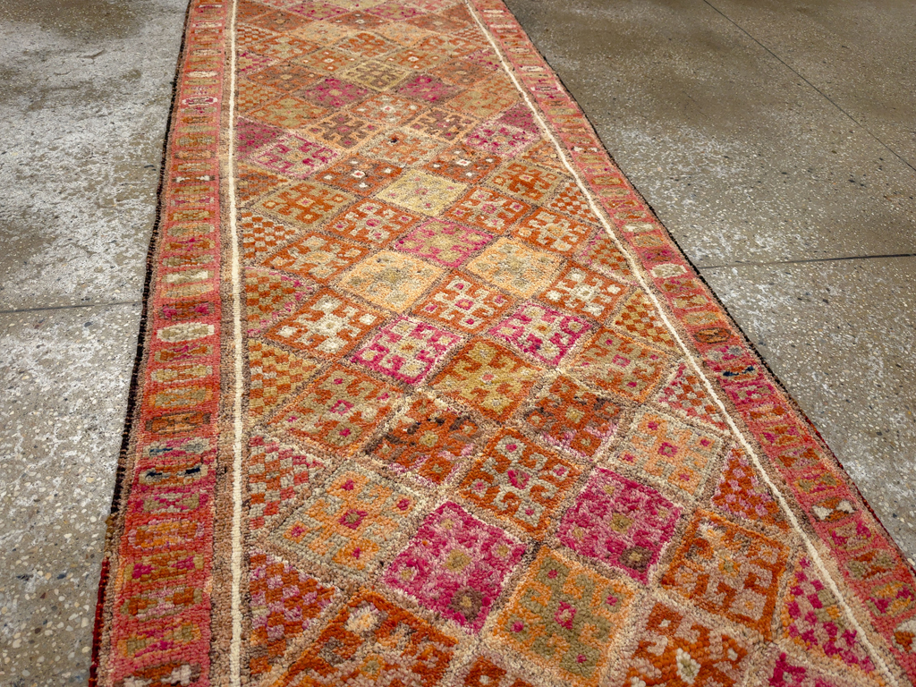 Vintage Turkish Anatolian Runner, No.33688 - Gsblank