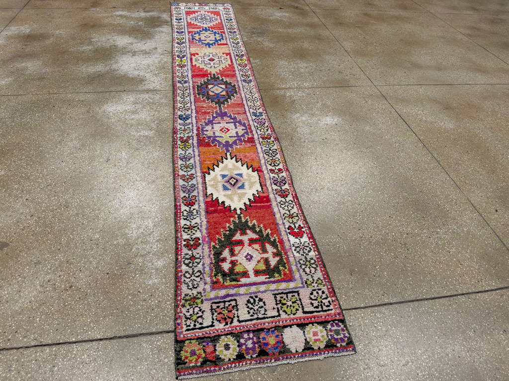 Vintage Turkish Anatolian Runner, No.33694 - Gsblank