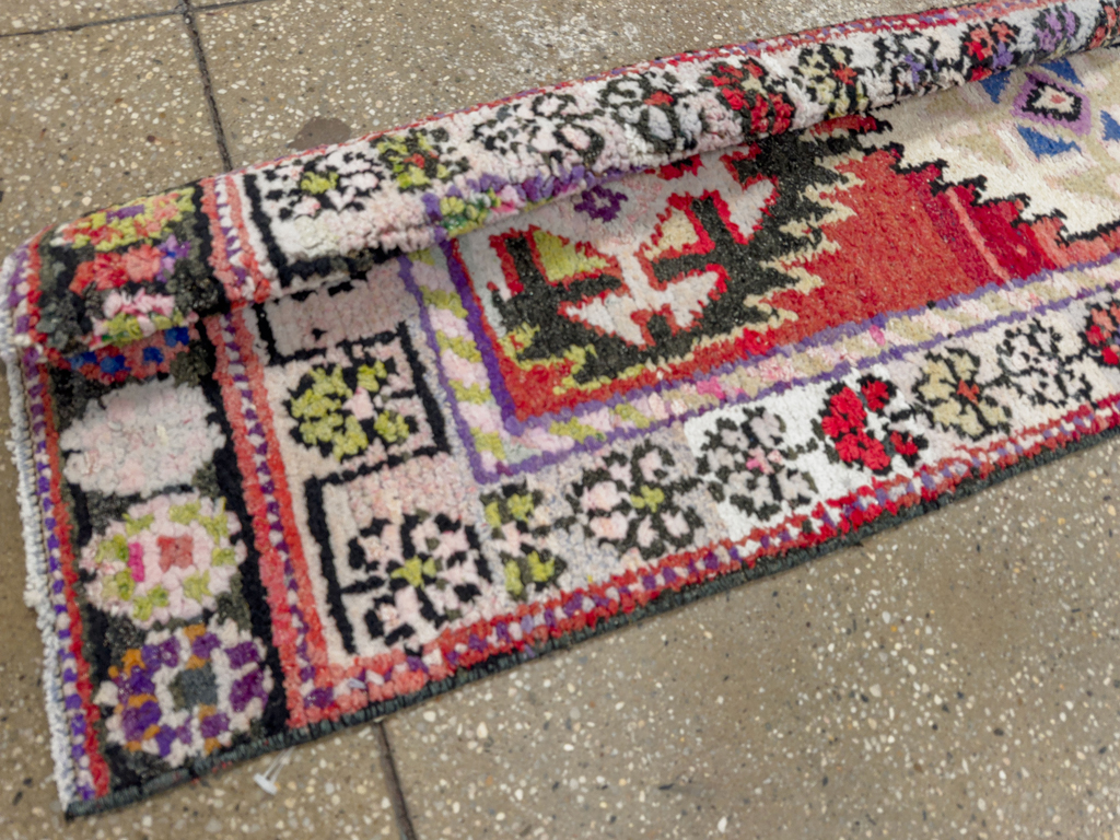 Vintage Turkish Anatolian Runner, No.33694 - Gsblank