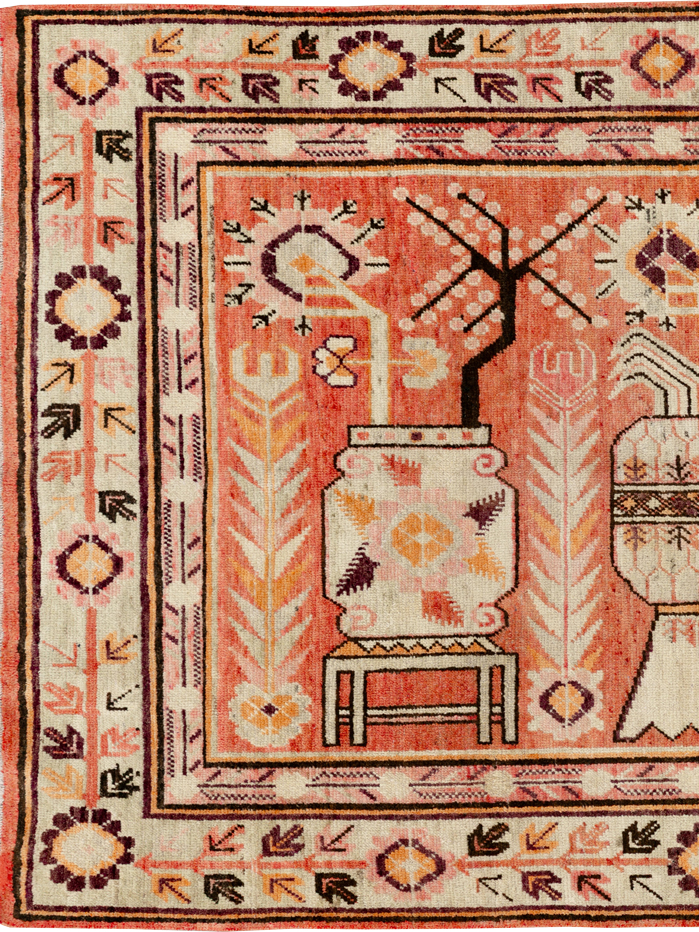 Vintage East Turkestan Pictorial Vase Khotan Rug, No.33698 - Gsblank