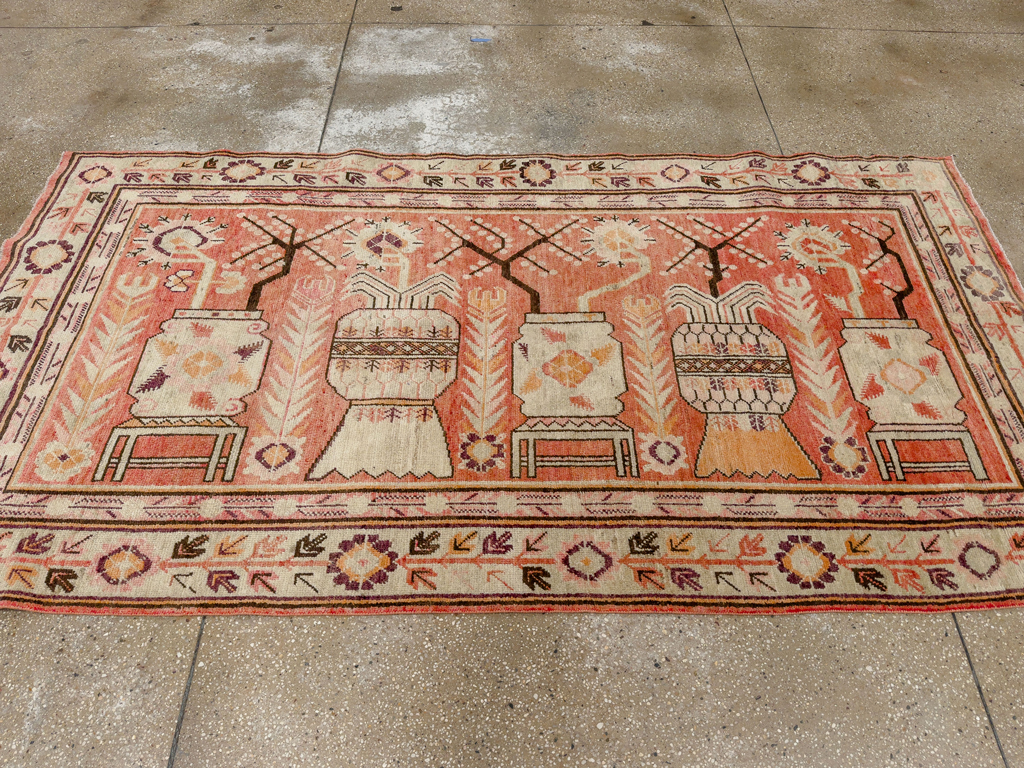 Vintage East Turkestan Pictorial Vase Khotan Rug, No.33698 - Gsblank
