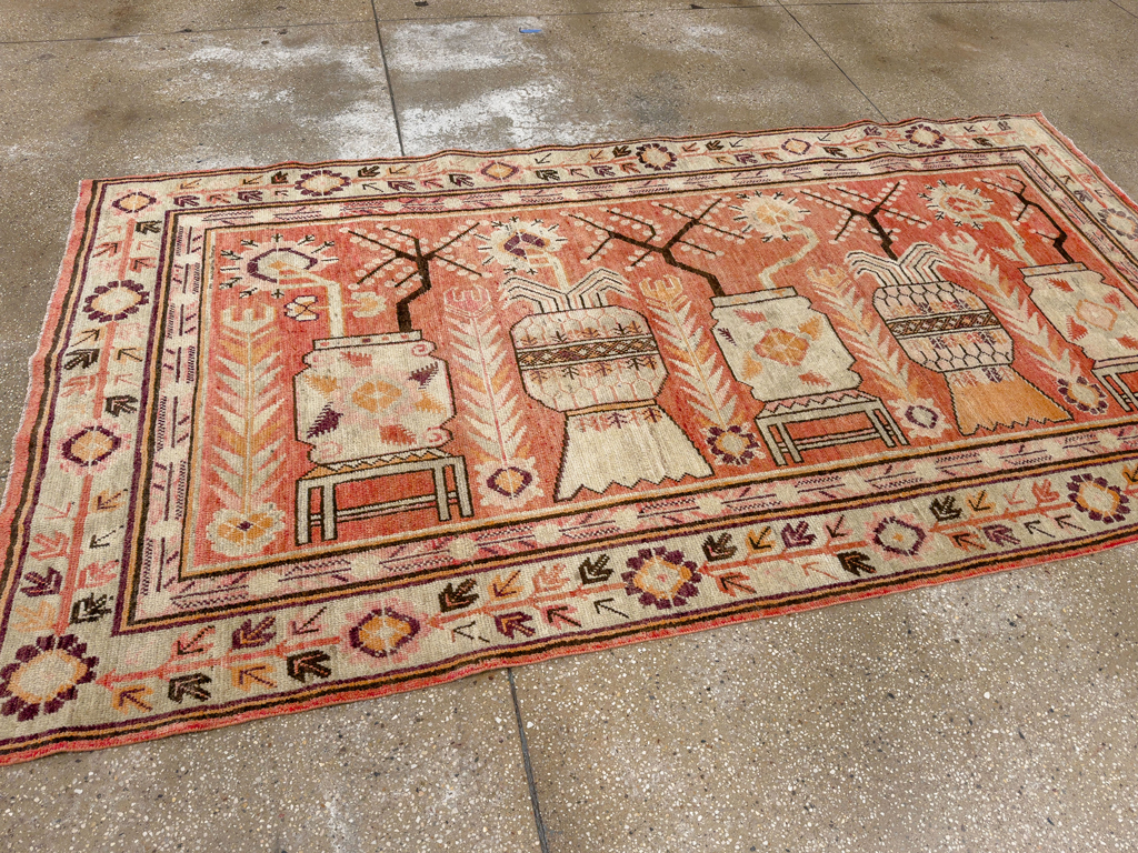 Vintage East Turkestan Pictorial Vase Khotan Rug, No.33698 - Gsblank