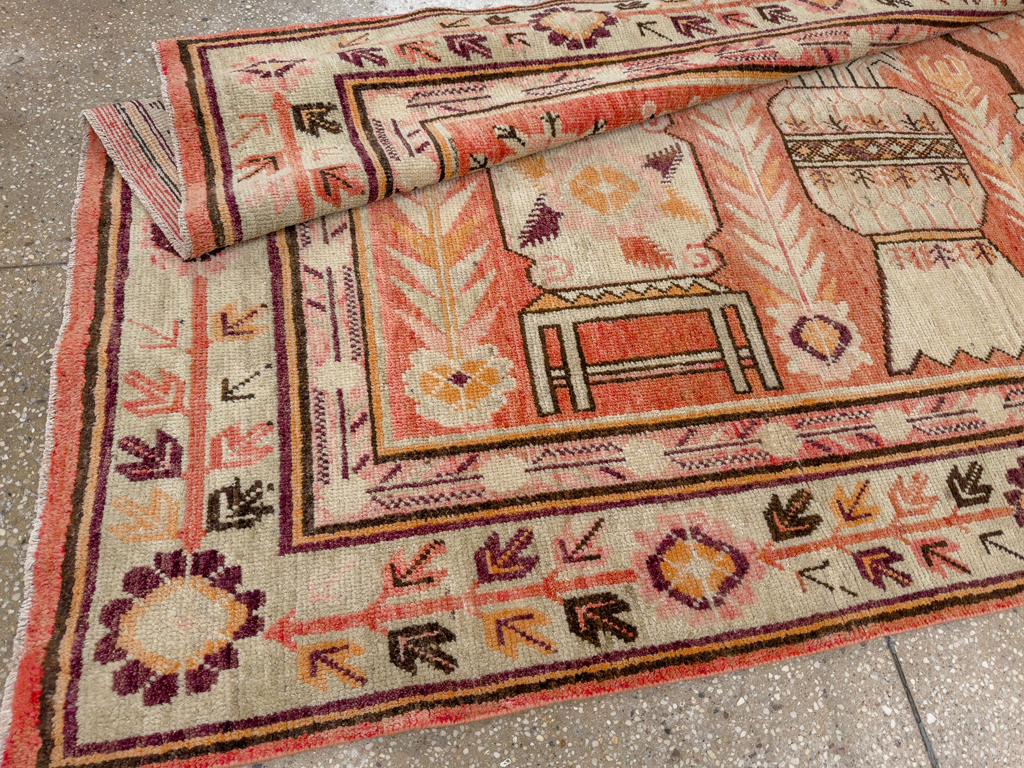 Vintage East Turkestan Pictorial Vase Khotan Rug, No.33698 - Gsblank