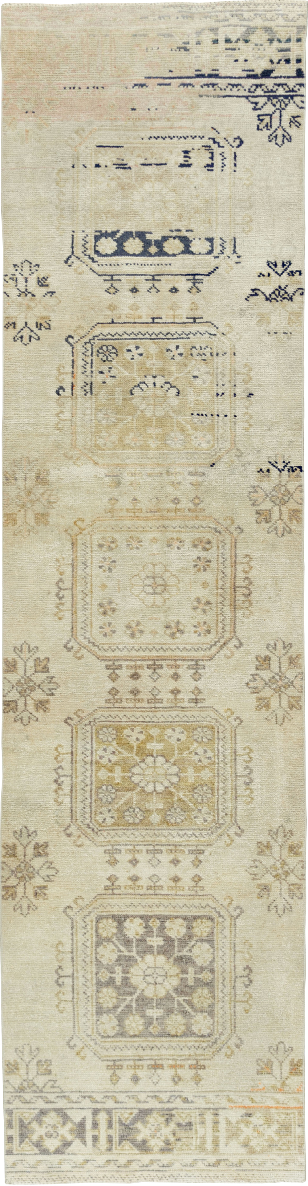 Vintage Turkish Anatolian Runner, No.33702 - Gsblank