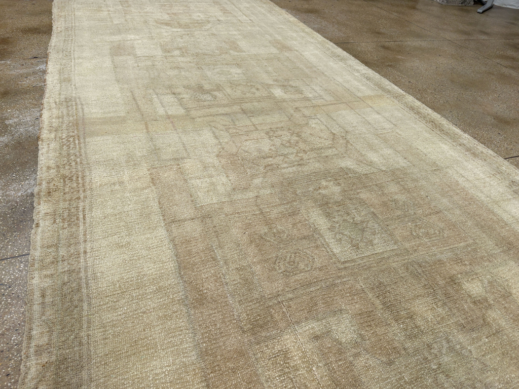 Vintage Turkish Anatolian Wide Gallery Runner, No.33706 - Gsblank