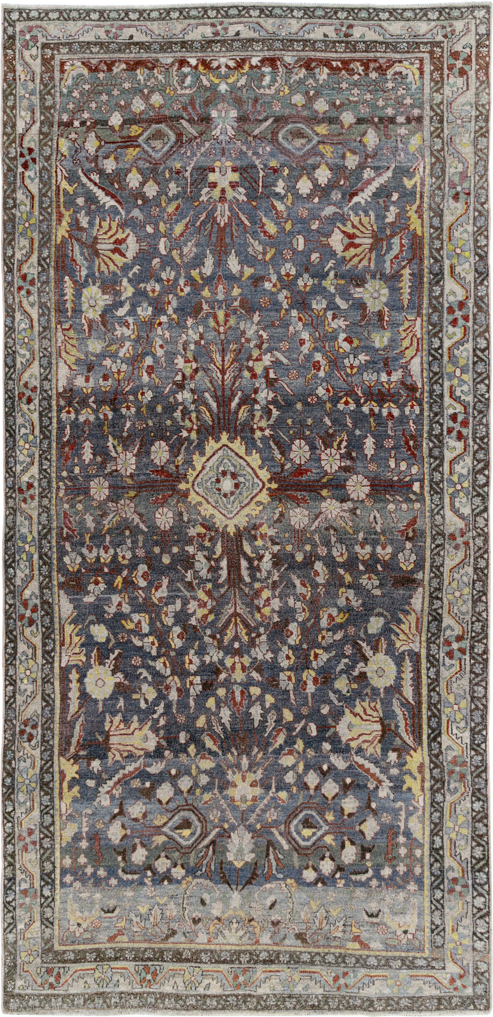Antique Persian Mahal Gallery Carpet, No.33709 - Gsblank