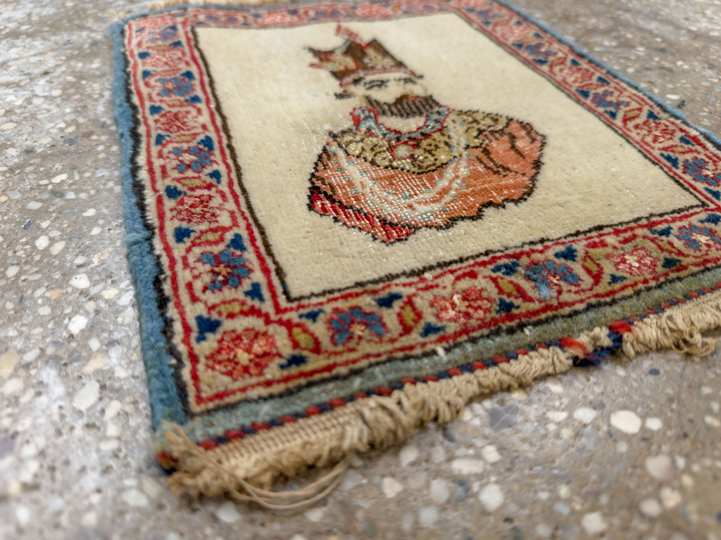 Antique Persian Kashan Pictorial Rug, No.33722 - Gsblank
