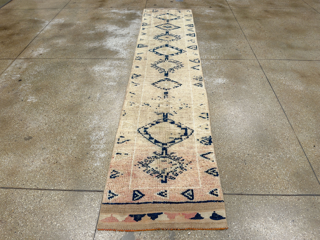 Vintage Turkish Anatolian Runner, No.33723 - Gsblank