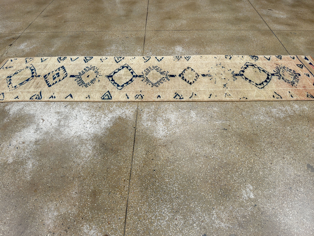Vintage Turkish Anatolian Runner, No.33723 - Gsblank