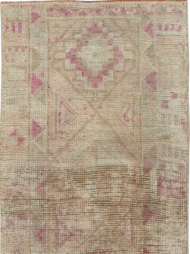 Vintage Turkish Anatolian Runner, No.33729 - Gsblank