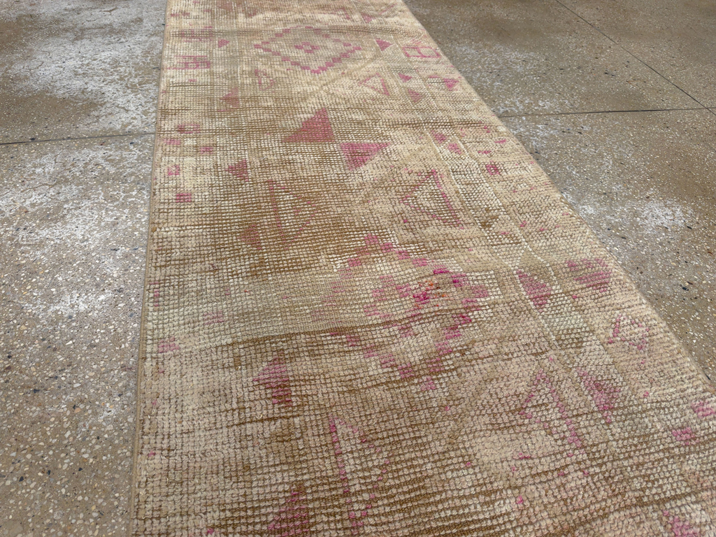 Vintage Turkish Anatolian Runner, No.33729 - Gsblank