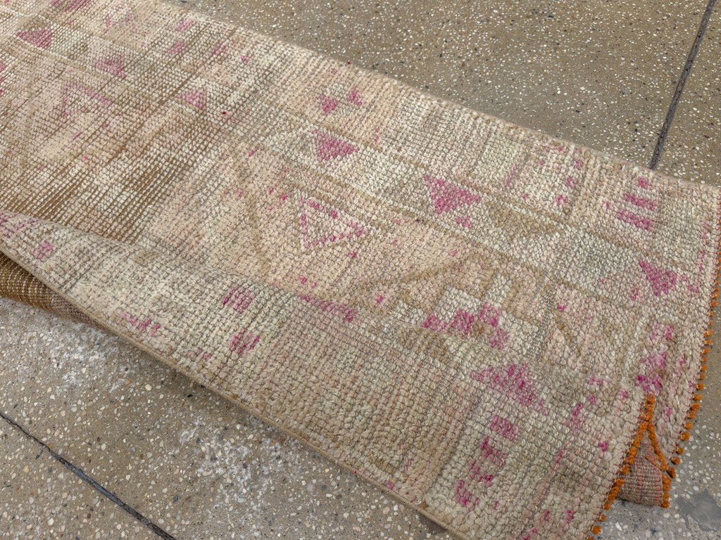 Vintage Turkish Anatolian Runner, No.33729 - Gsblank