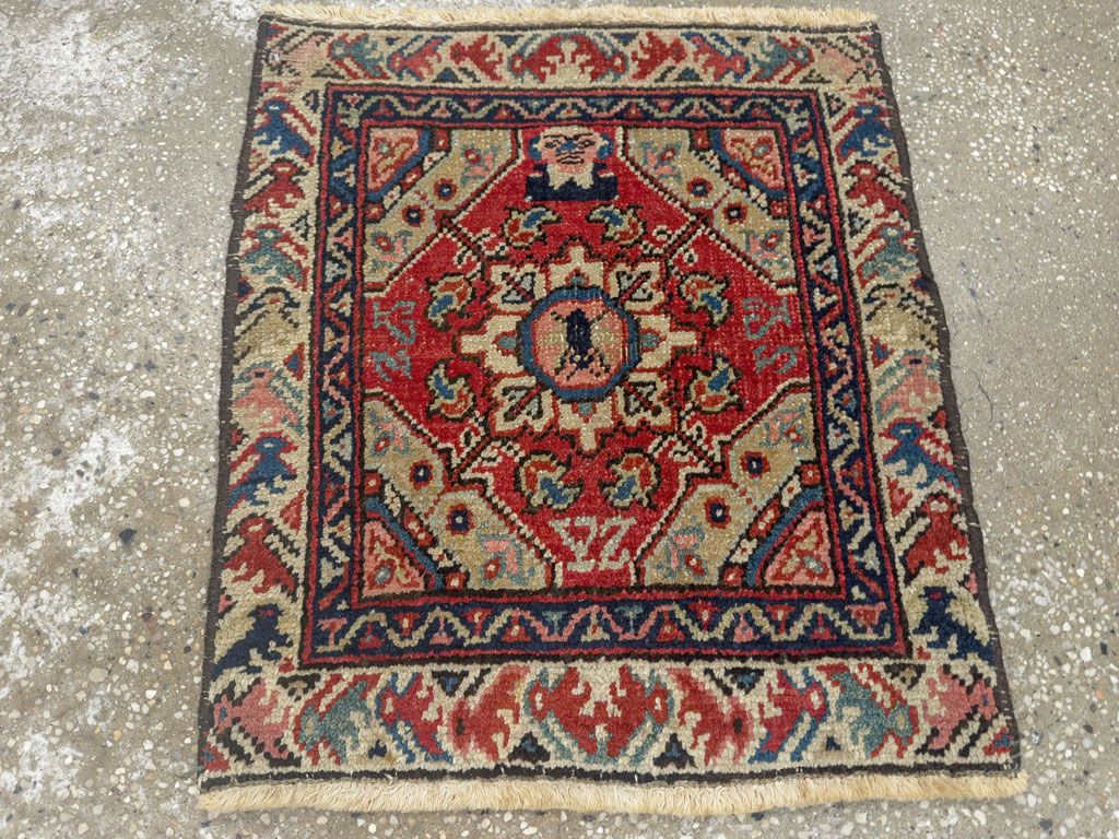 Antique Persian Pictorial Heriz Rug, No.33788 - Gsblank