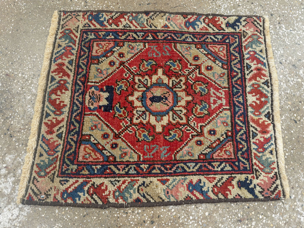 Antique Persian Pictorial Heriz Rug, No.33788 - Gsblank