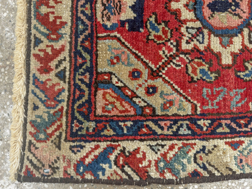 Antique Persian Pictorial Heriz Rug, No.33788 - Gsblank