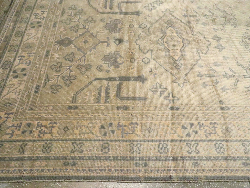 Vintage European Oushak Carpet, No.8050 - Gsblank