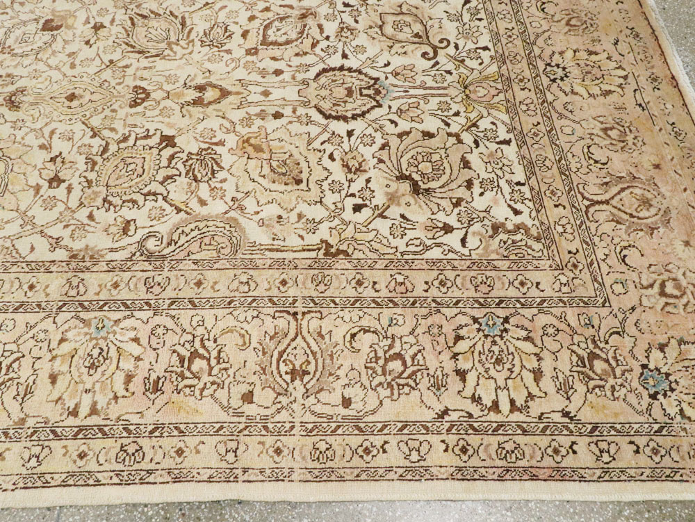 Antique Persian Tabriz Carpet, No.8111 - Gsblank