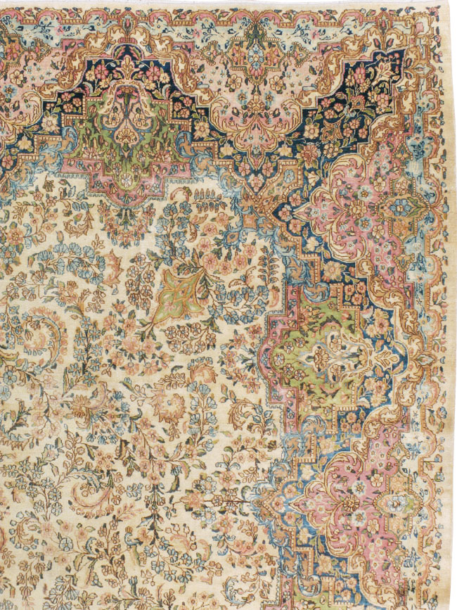 Vintage Persian Kerman Carpet, No.8155 - Gsblank