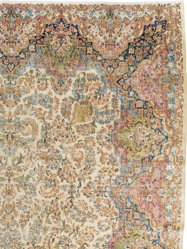 Vintage Persian Kerman Carpet, No.8155 - Gsblank