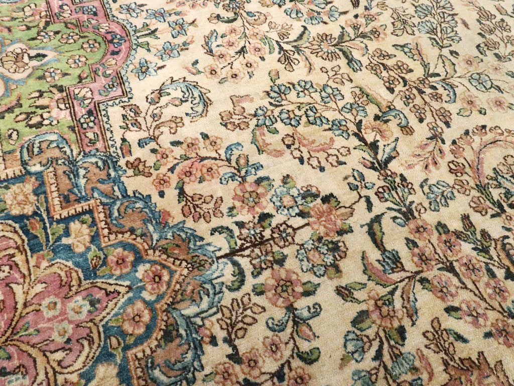 Vintage Persian Kerman Carpet, No.8155 - Gsblank