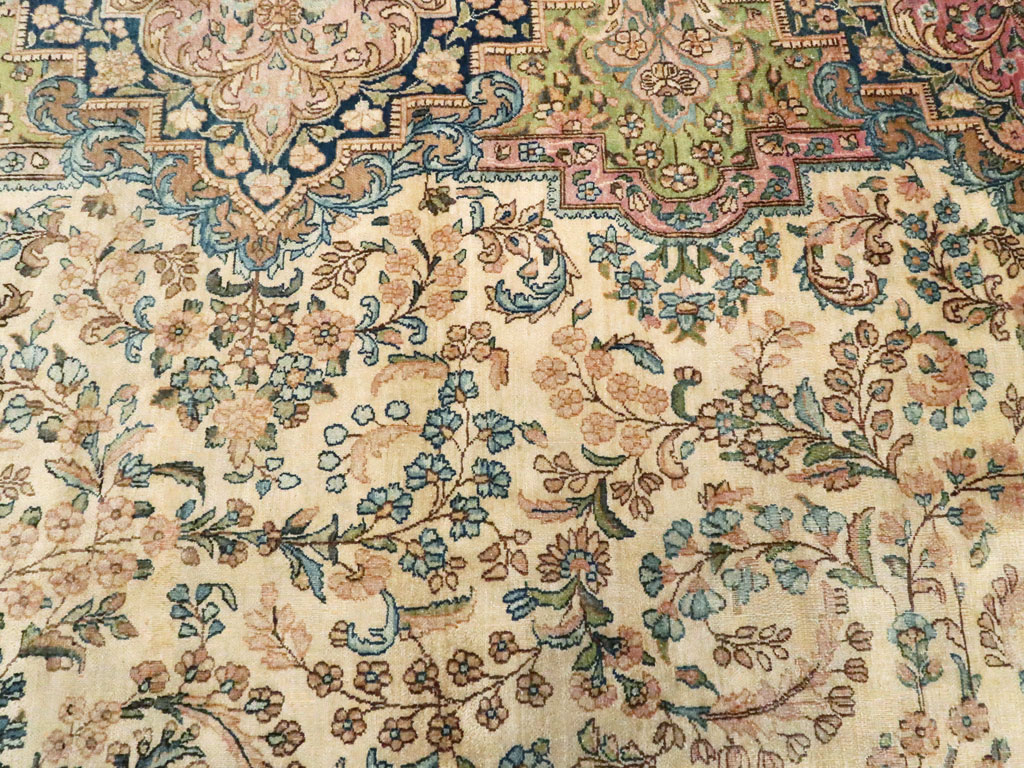 Vintage Persian Kerman Carpet, No.8155 - Gsblank
