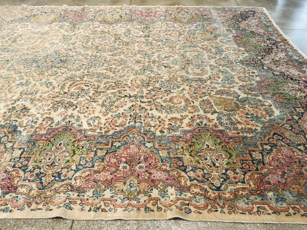 Vintage Persian Kerman Carpet, No.8155 - Gsblank