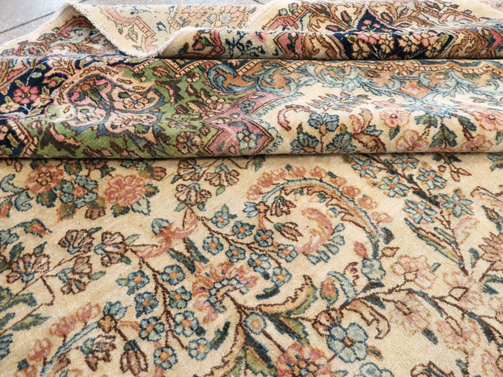 Vintage Persian Kerman Carpet, No.8155 - Gsblank