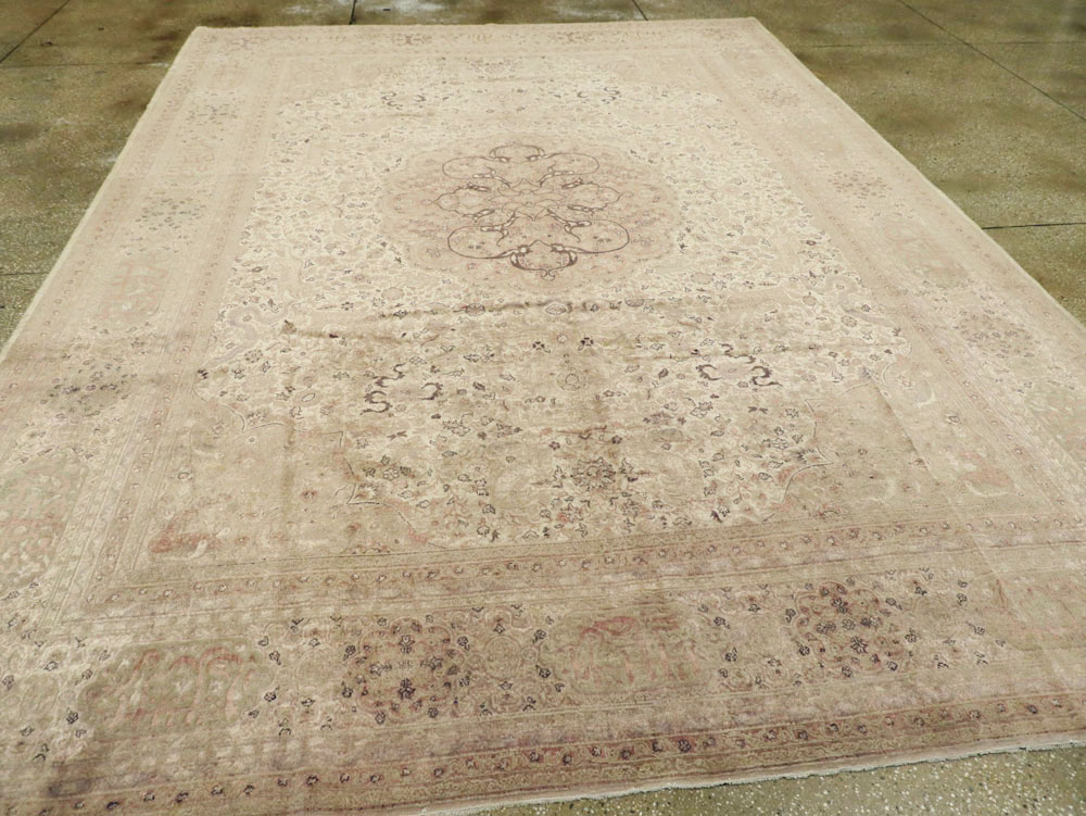 Antique Turkish Sivas Carpet, No.8322 - Gsblank