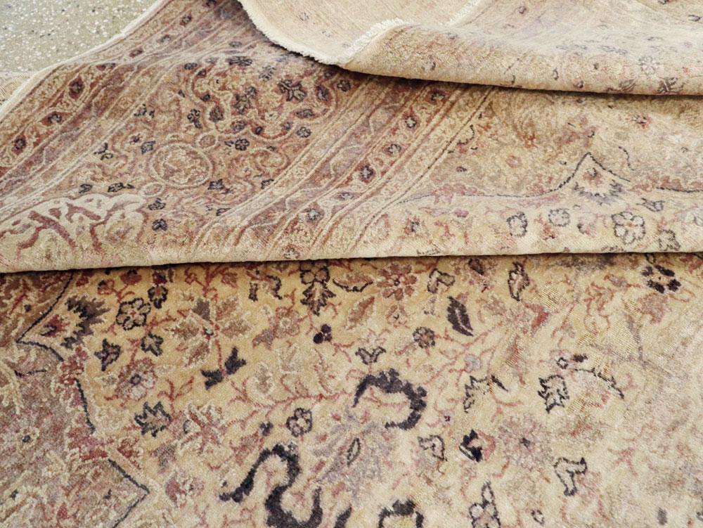 Antique Turkish Sivas Carpet, No.8322 - Gsblank