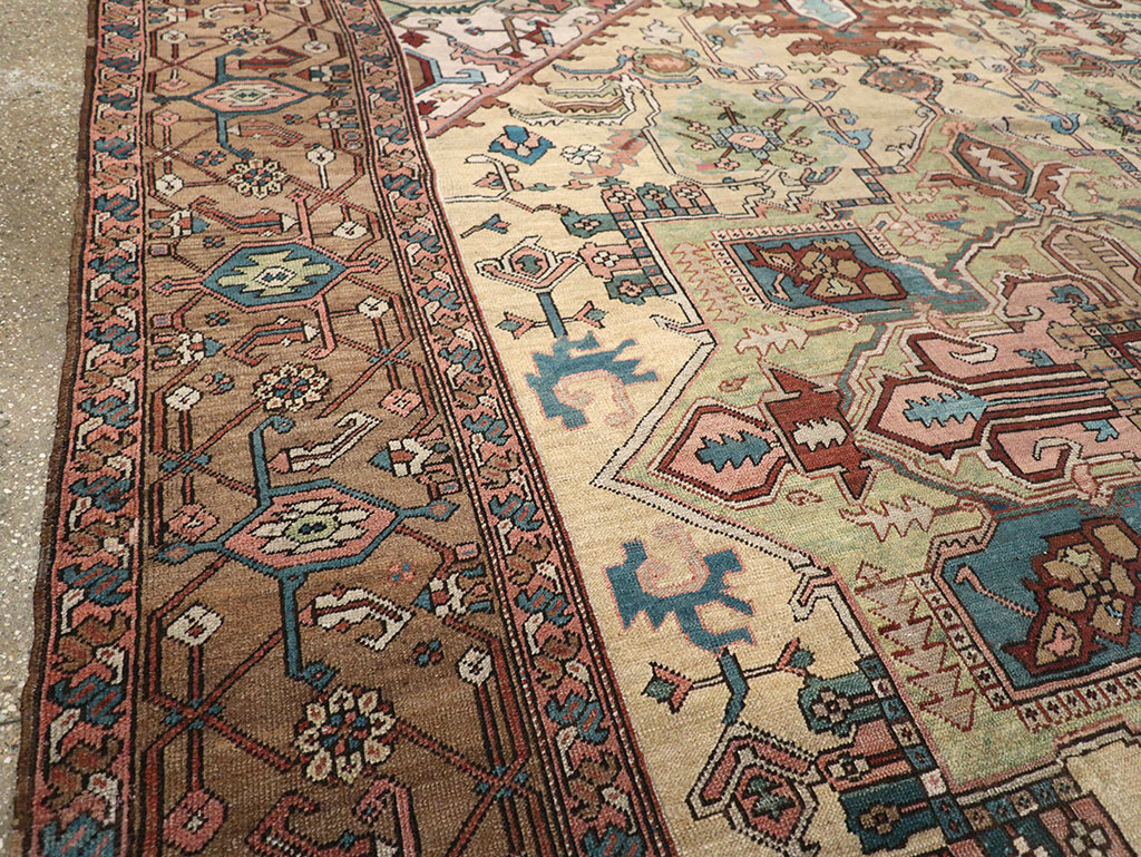 Antique Persian Serapi Carpet, No.8356 - Gsblank