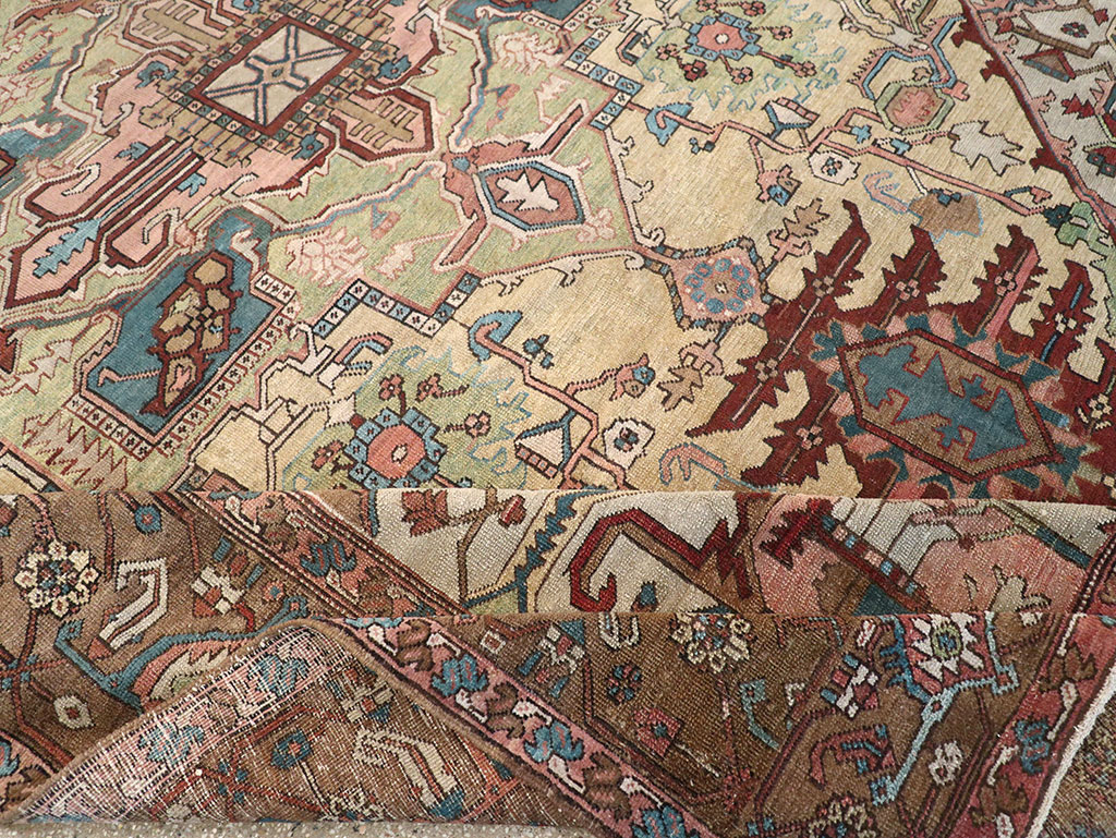 Antique Persian Serapi Carpet, No.8356 - Gsblank