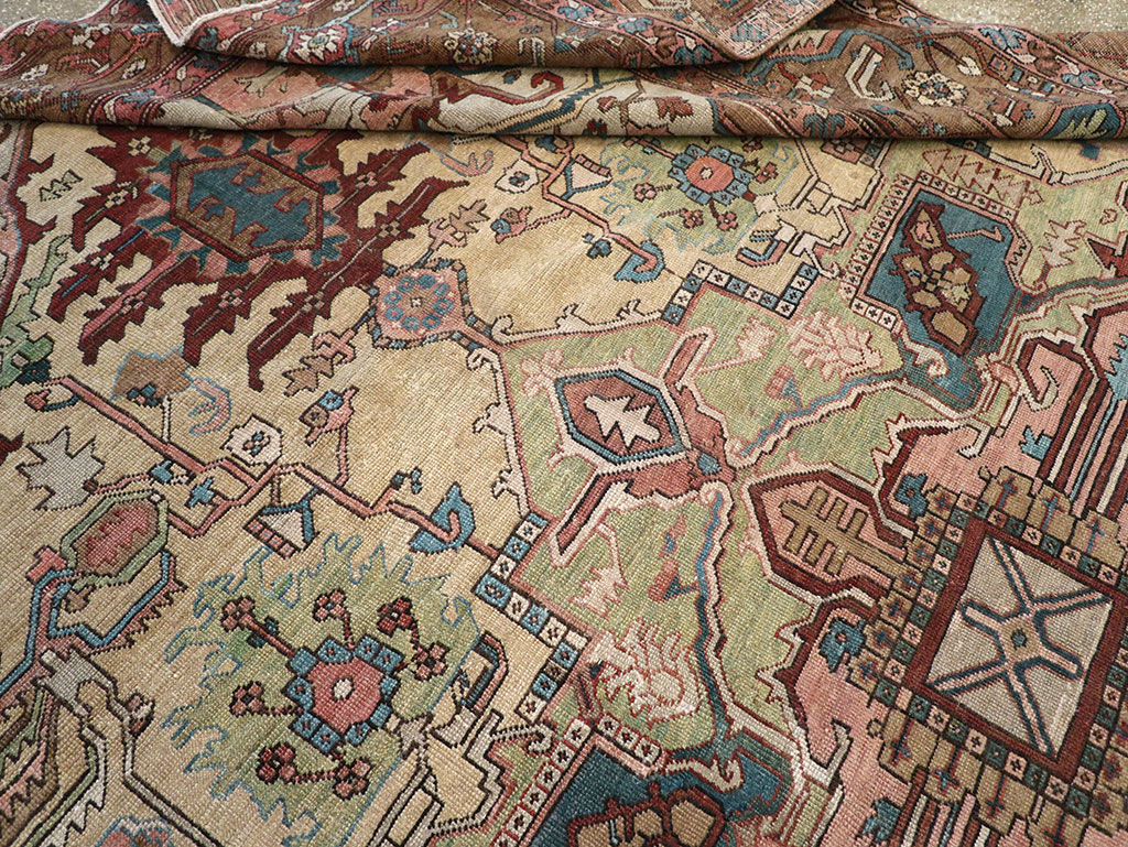 Antique Persian Serapi Carpet, No.8356 - Gsblank