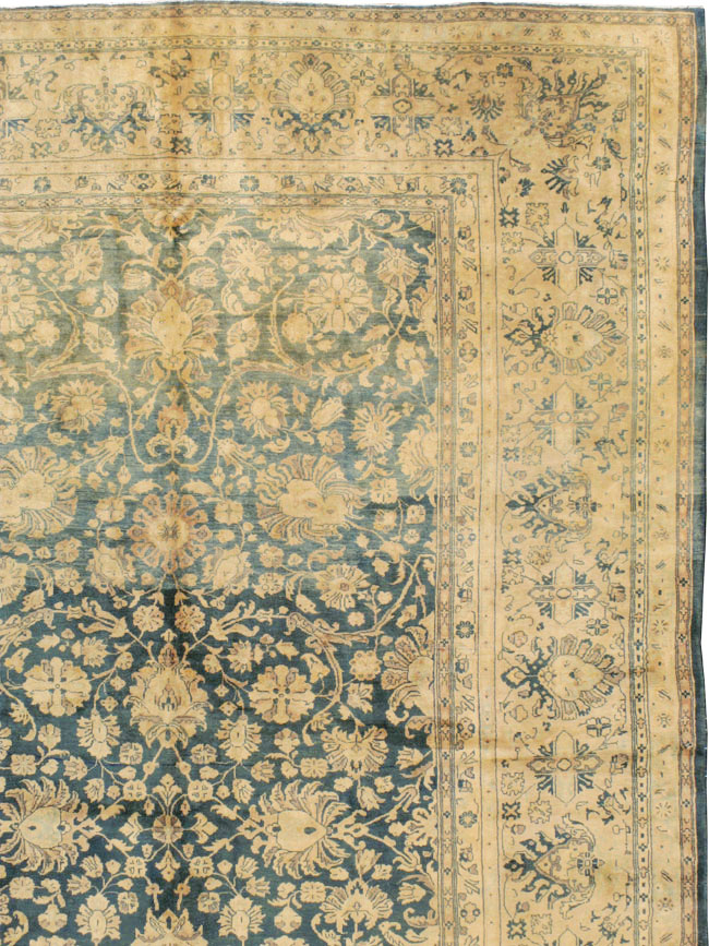 Antique Persian Sarouk Carpet, No.8616 - Gsblank