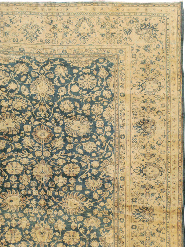 Antique Persian Sarouk Carpet, No.8616 - Gsblank