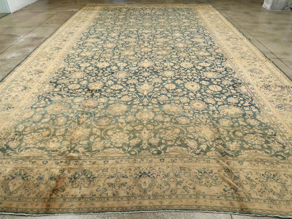 Antique Persian Sarouk Carpet, No.8616 - Gsblank