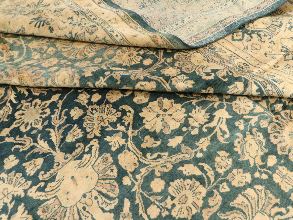 Antique Persian Sarouk Carpet, No.8616 - Gsblank