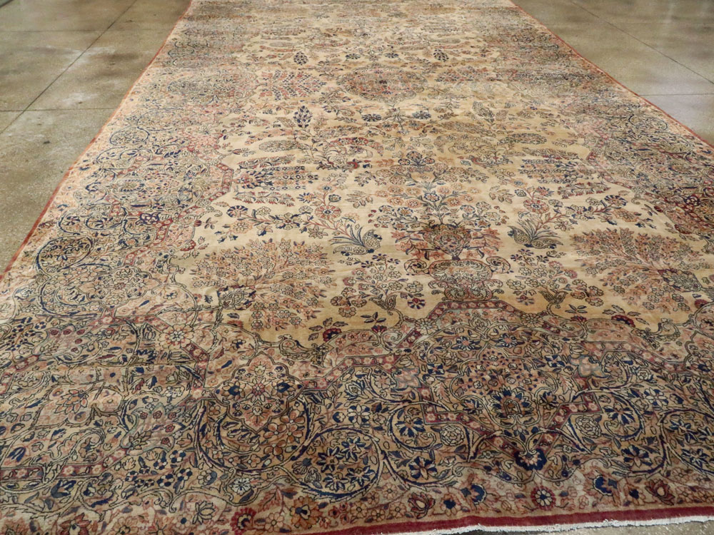 Vintage Persian Kerman Carpet, No.8822 - Gsblank