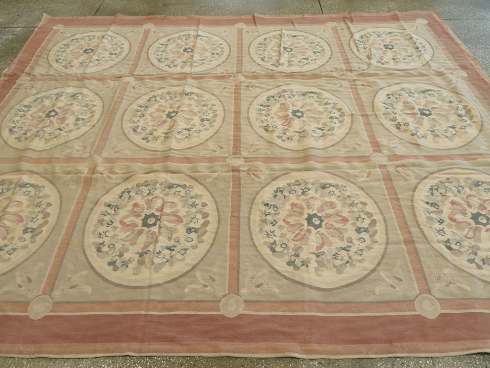 Modern Spanish Aubusson Small Room Size Carpet, No.8885 - Gsblank