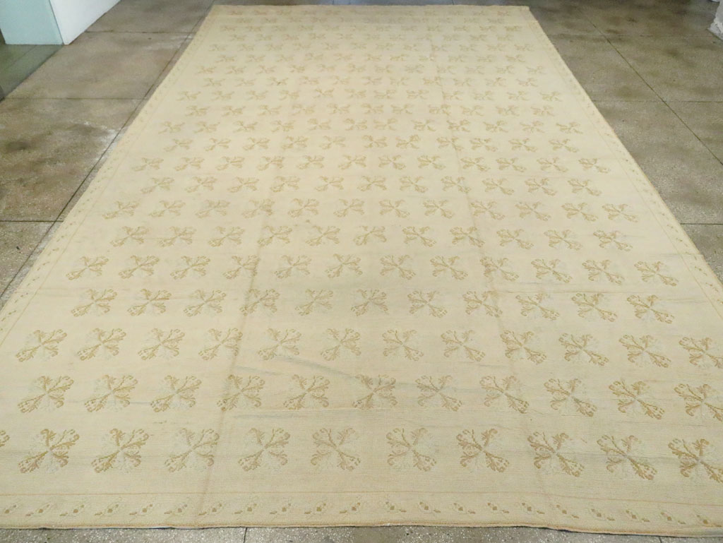 Vintage Portugal Needlepoint Carpet, No.8908 - Gsblank