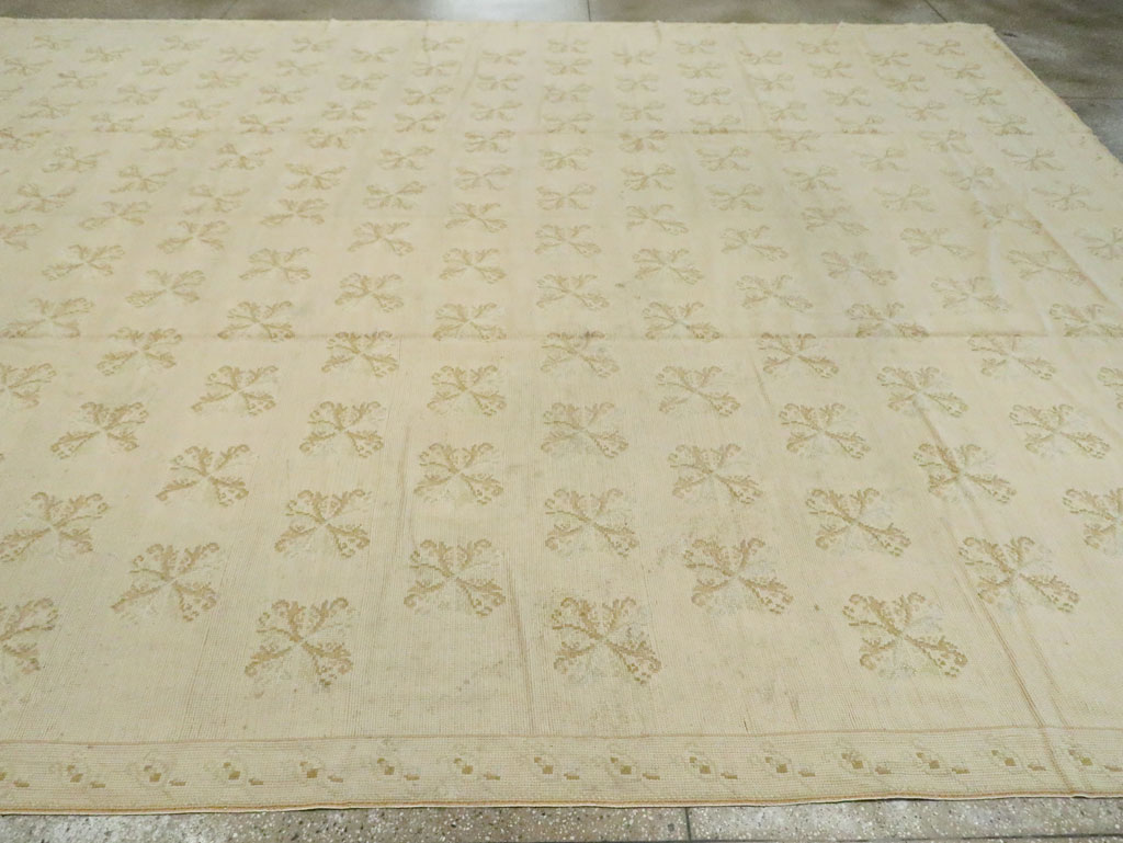 Vintage Portugal Needlepoint Carpet, No.8908 - Gsblank