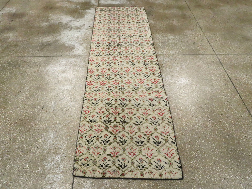 Vintage Indian Agra Runner, No.9028 - Gsblank